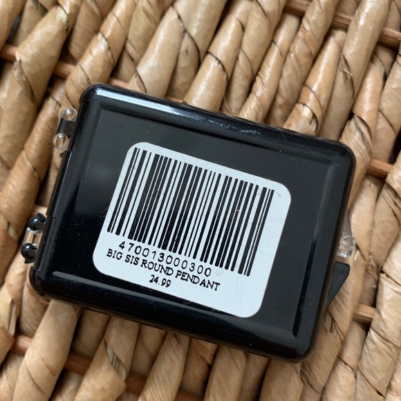 Big Sis Round Sorority Pendant - Picture 7 of 8